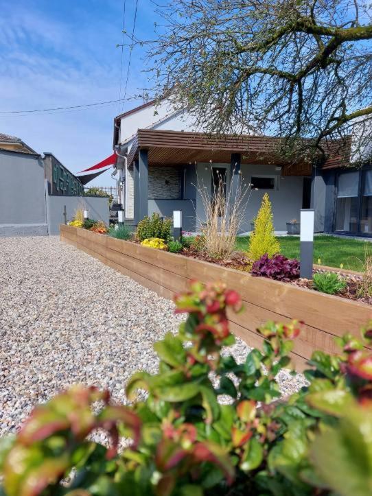 Gite Au Pommier Fleuri Et Son "Appart" Independant Drusenheim Eksteriør bilde